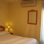 Casa de hóspedes Oyo El Gato 2*