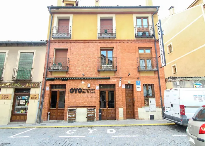 Oyo El Gato Guest house Segovia