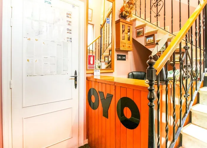 Oyo El Gato Guest house Segovia